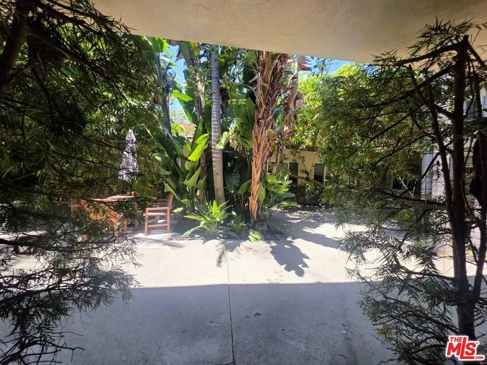 305 Broadway Street #20 Los Angeles, CA 90291
