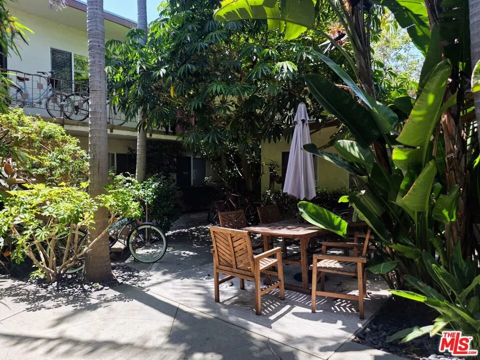 305 Broadway Street #20 Los Angeles, CA 90291