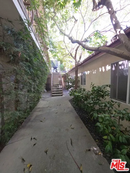 305 Broadway Street #20 Los Angeles, CA 90291