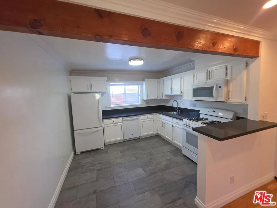 305 Broadway Street #20 Los Angeles, CA 90291
