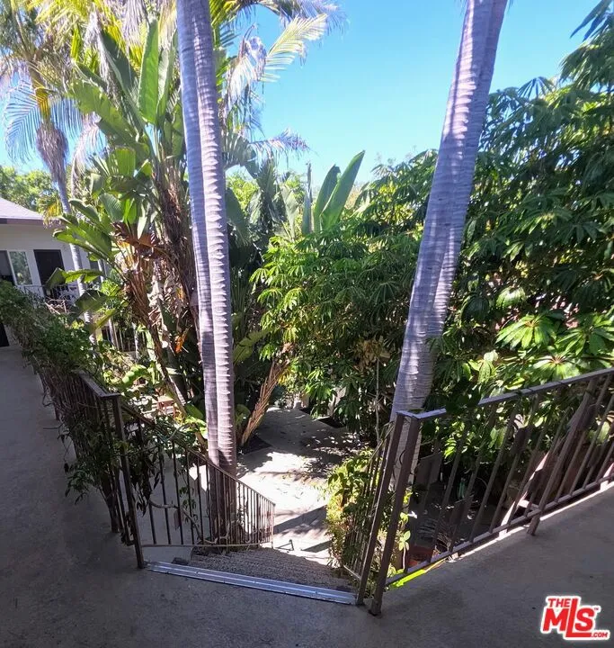 305 Broadway Street #20 Los Angeles, CA 90291