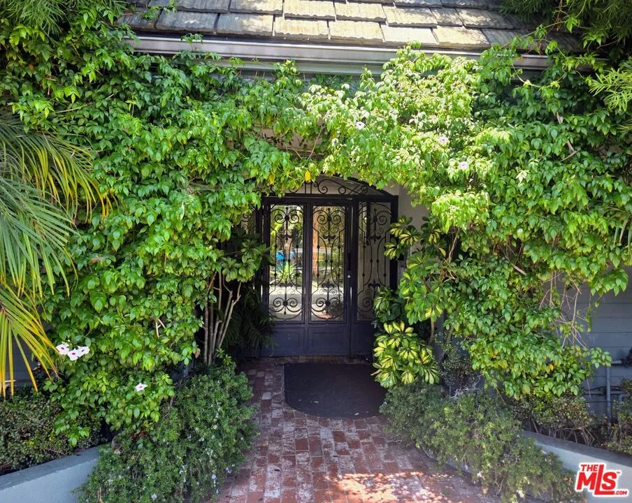 305 Broadway Street #20 Los Angeles, CA 90291
