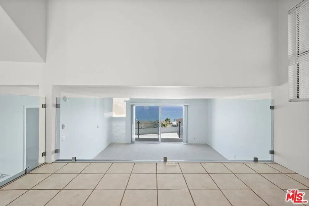 18203 Coastline Drive #2 Malibu, CA 90265