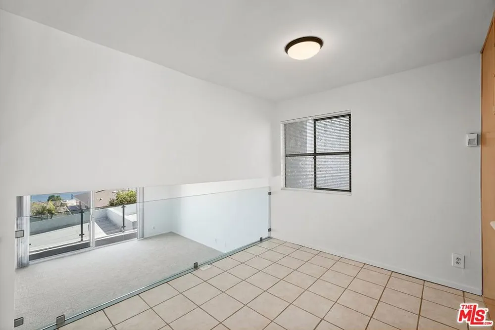 18203 Coastline Drive #2 Malibu, CA 90265