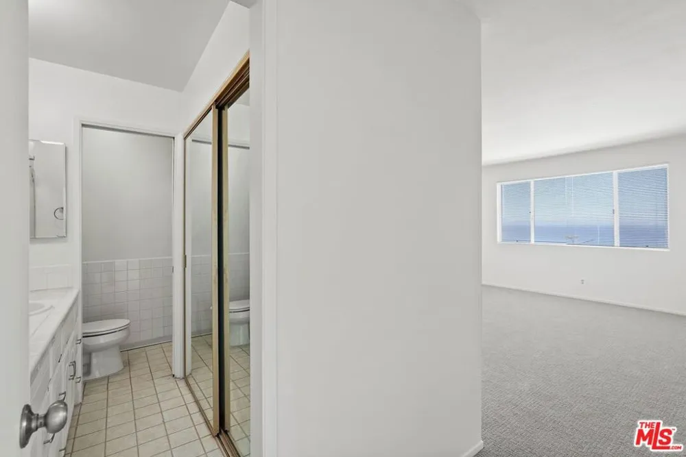 18203 Coastline Drive #2 Malibu, CA 90265