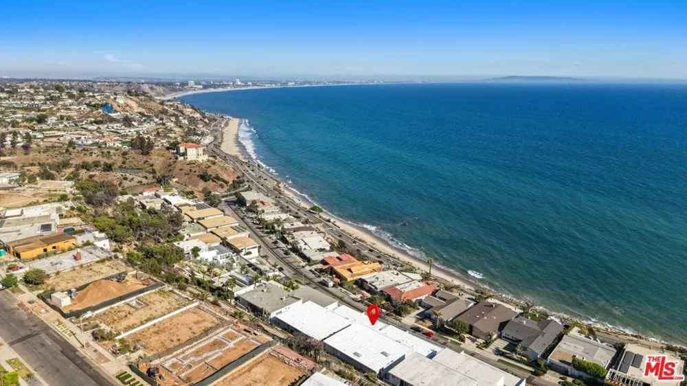 18203 Coastline Drive #2 Malibu, CA 90265