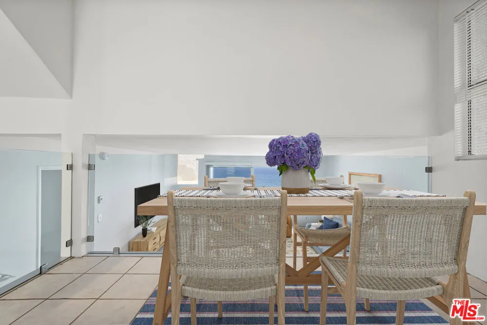 18203 Coastline Drive #2 Malibu, CA 90265