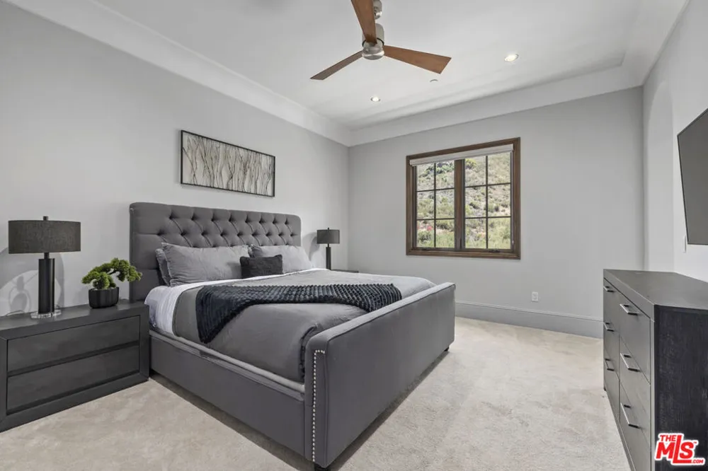 29450 Malibu View Court Agoura Hills, CA 91301