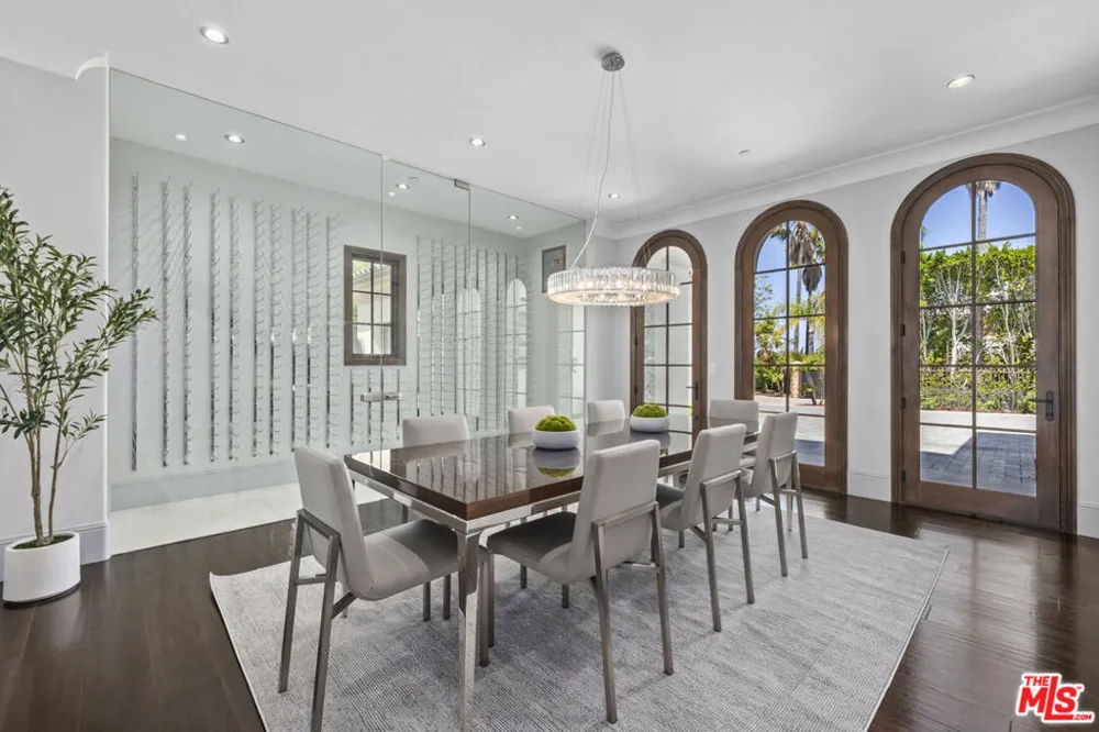 29450 Malibu View Court Agoura Hills, CA 91301