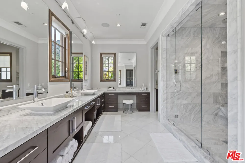 29450 Malibu View Court Agoura Hills, CA 91301