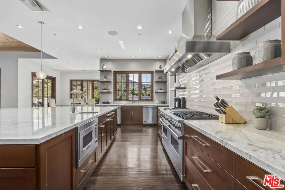 29450 Malibu View Court Agoura Hills, CA 91301
