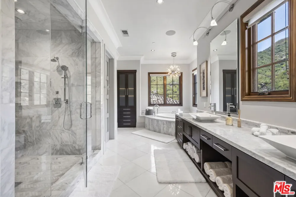 29450 Malibu View Court Agoura Hills, CA 91301