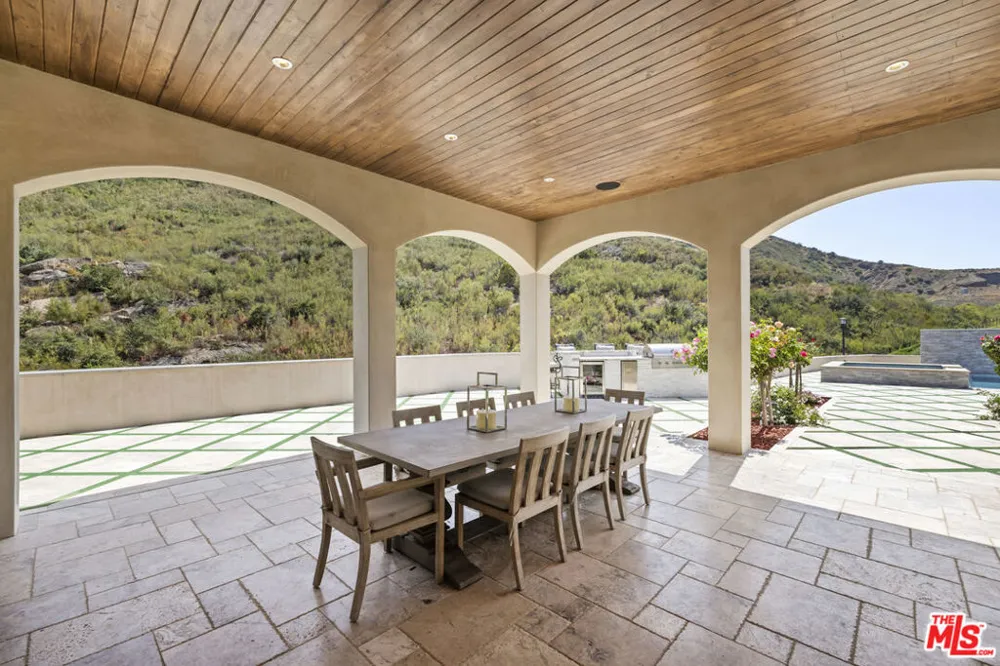 29450 Malibu View Court Agoura Hills, CA 91301