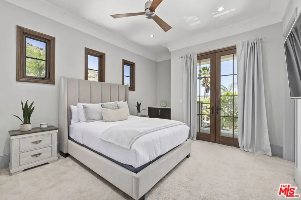 29450 Malibu View Court Agoura Hills, CA 91301