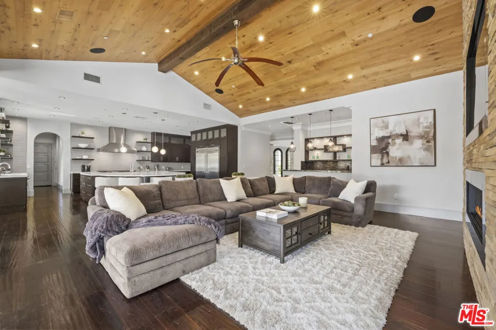 29450 Malibu View Court Agoura Hills, CA 91301
