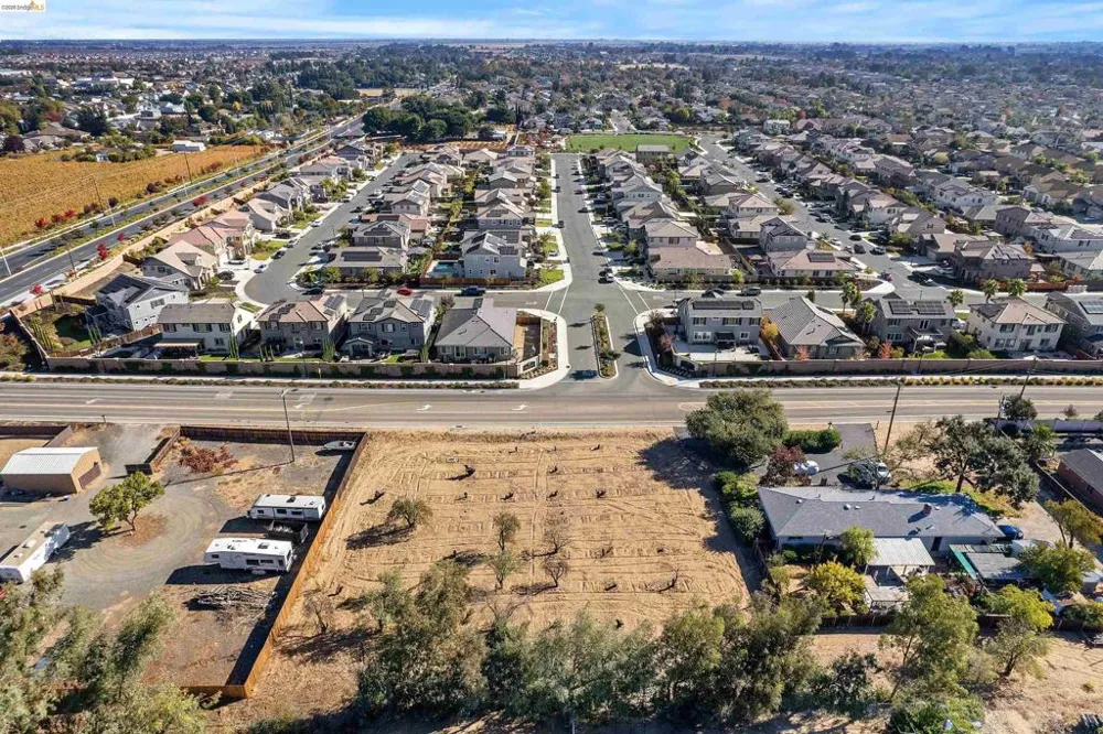 3901 Rose Oakley, CA 94561