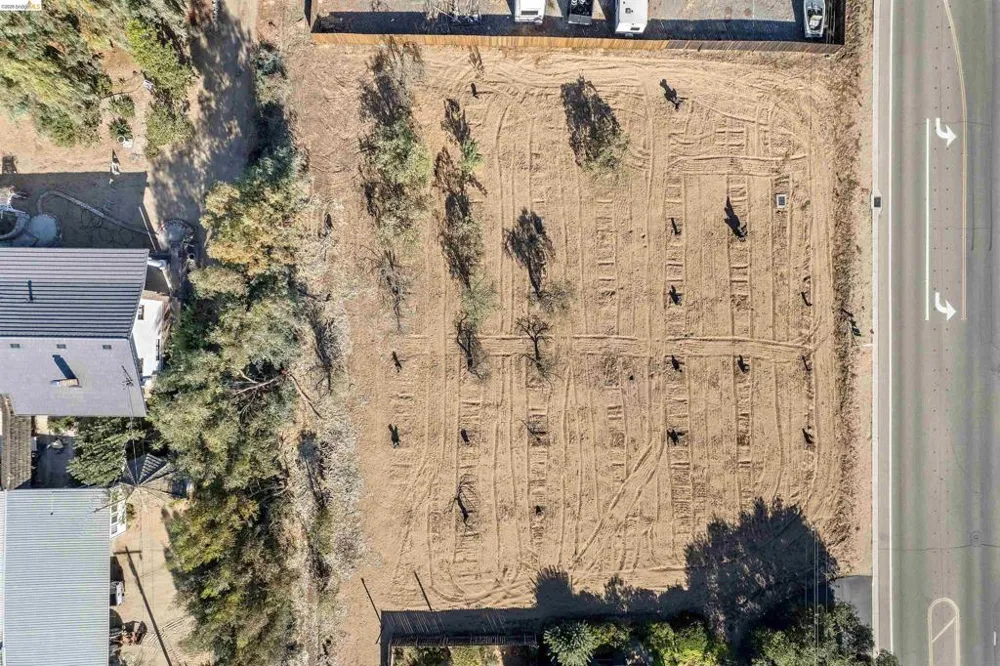 3901 Rose Oakley, CA 94561