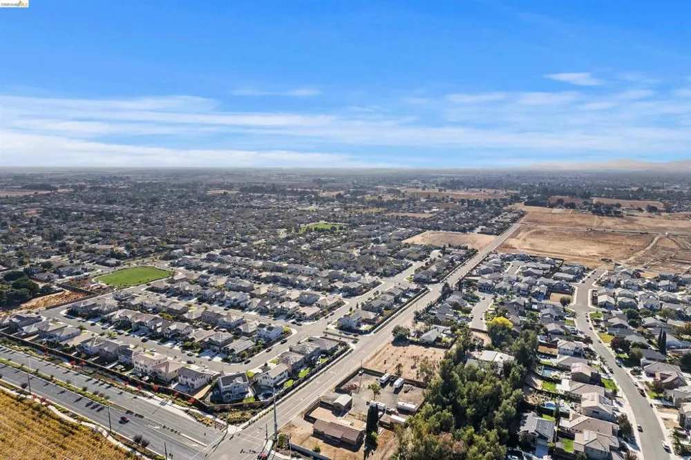 3901 Rose Oakley, CA 94561