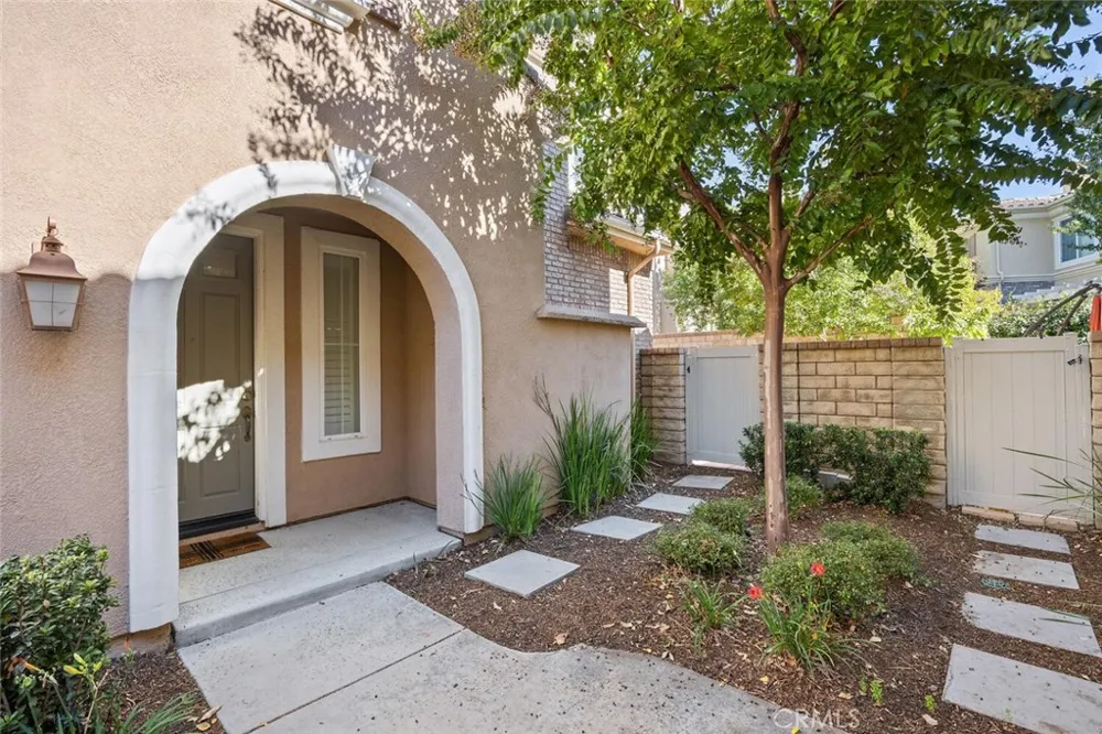 23868 Toscana DR Valencia, CA 91354