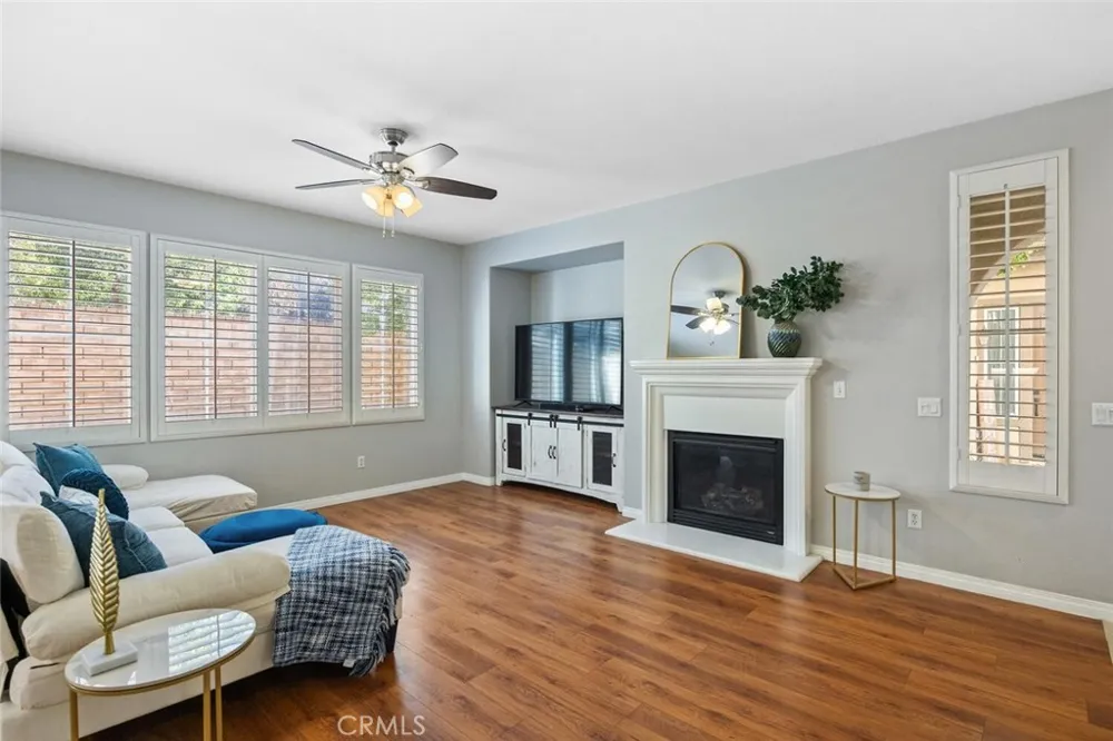 23868 Toscana DR Valencia, CA 91354