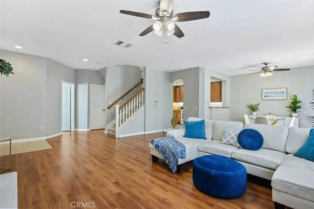 23868 Toscana DR Valencia, CA 91354