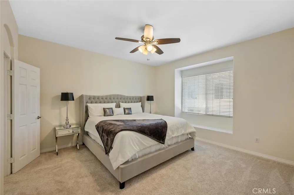 23868 Toscana DR Valencia, CA 91354