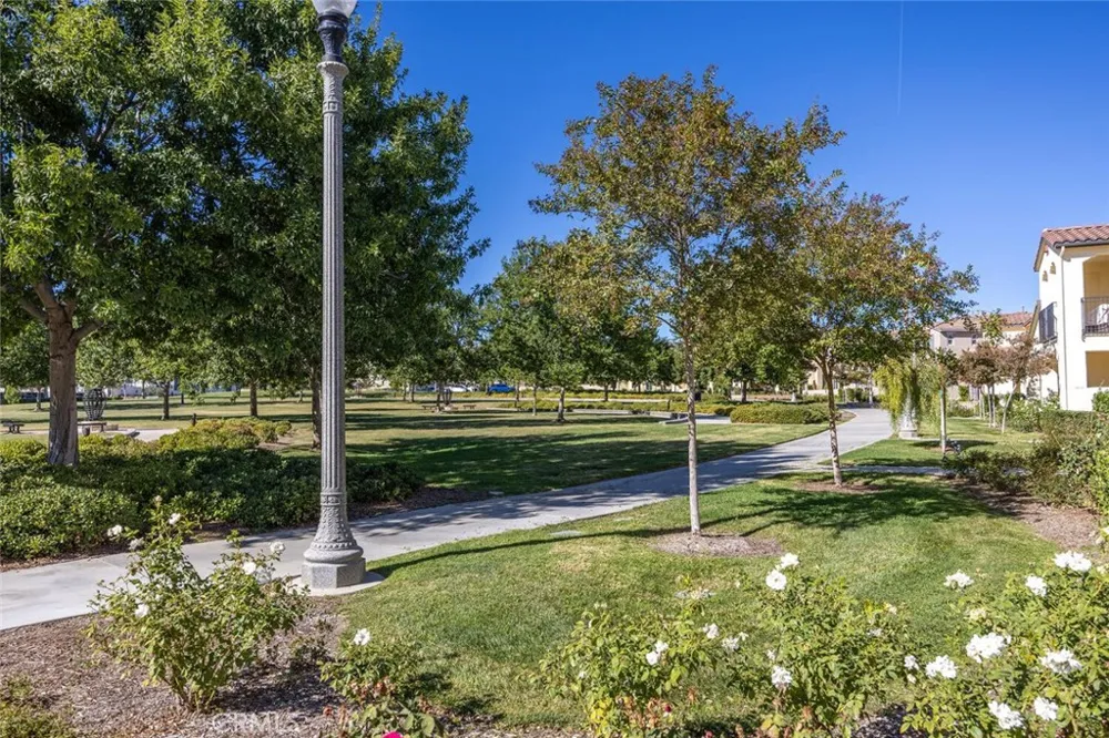 23868 Toscana DR Valencia, CA 91354