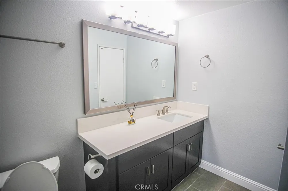7565 Charmant #414 San Diego, CA 92122