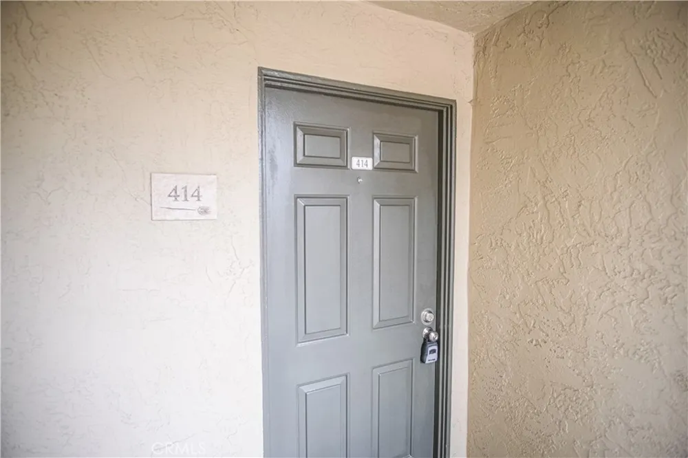 7565 Charmant #414 San Diego, CA 92122
