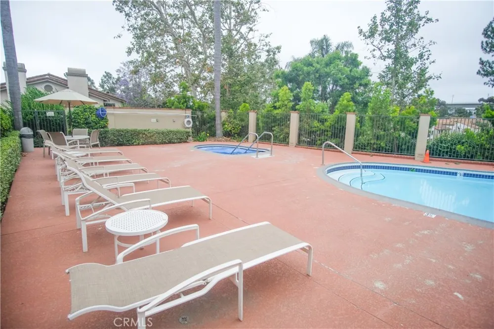 7565 Charmant #414 San Diego, CA 92122
