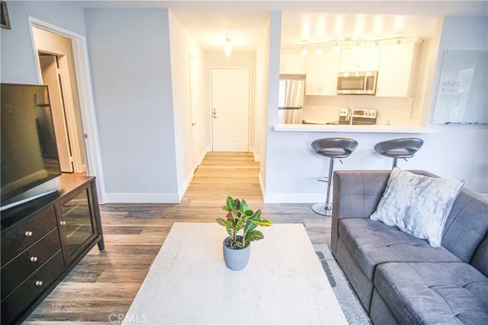 7565 Charmant #414 San Diego, CA 92122