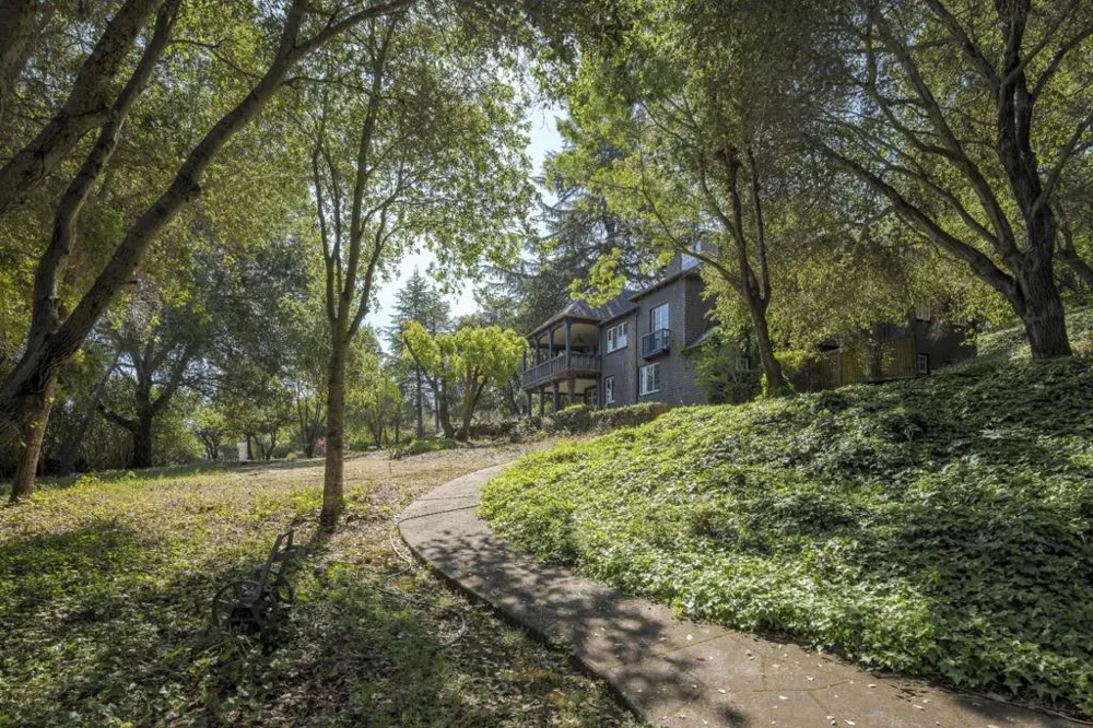 333 Walsh Road Atherton, CA 94027