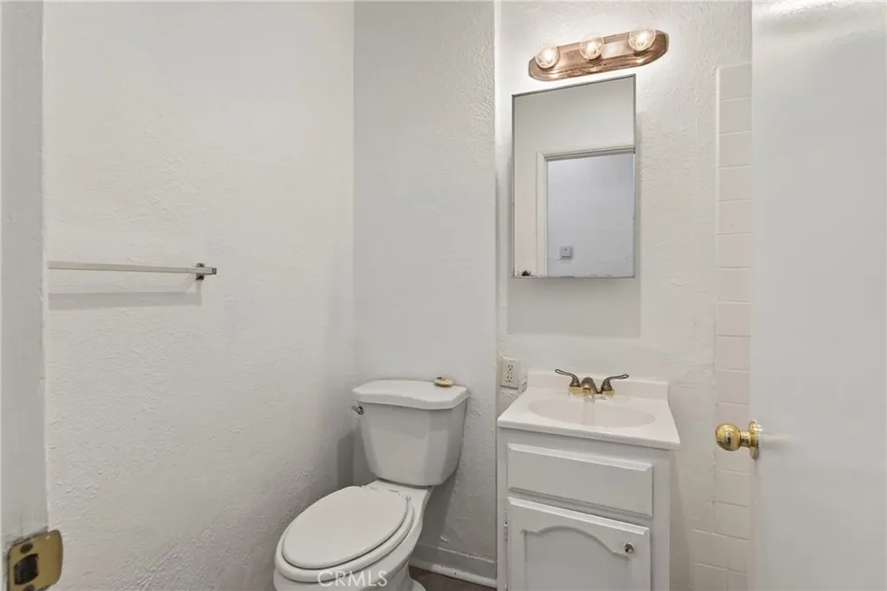 526 W 47th St Los Angeles, CA 90037