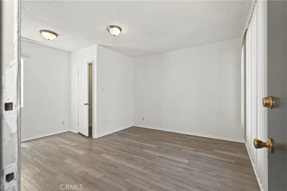 526 W 47th St Los Angeles, CA 90037