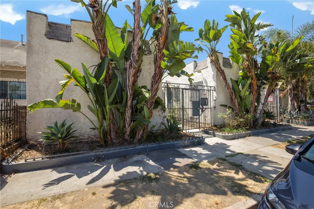 526 W 47th St Los Angeles, CA 90037