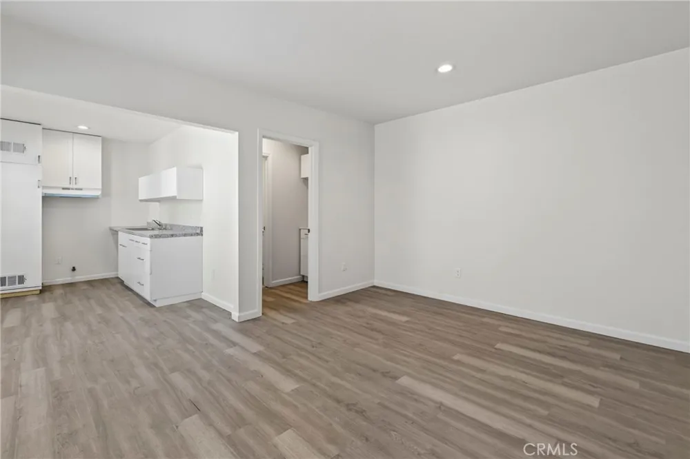 526 W 47th St Los Angeles, CA 90037