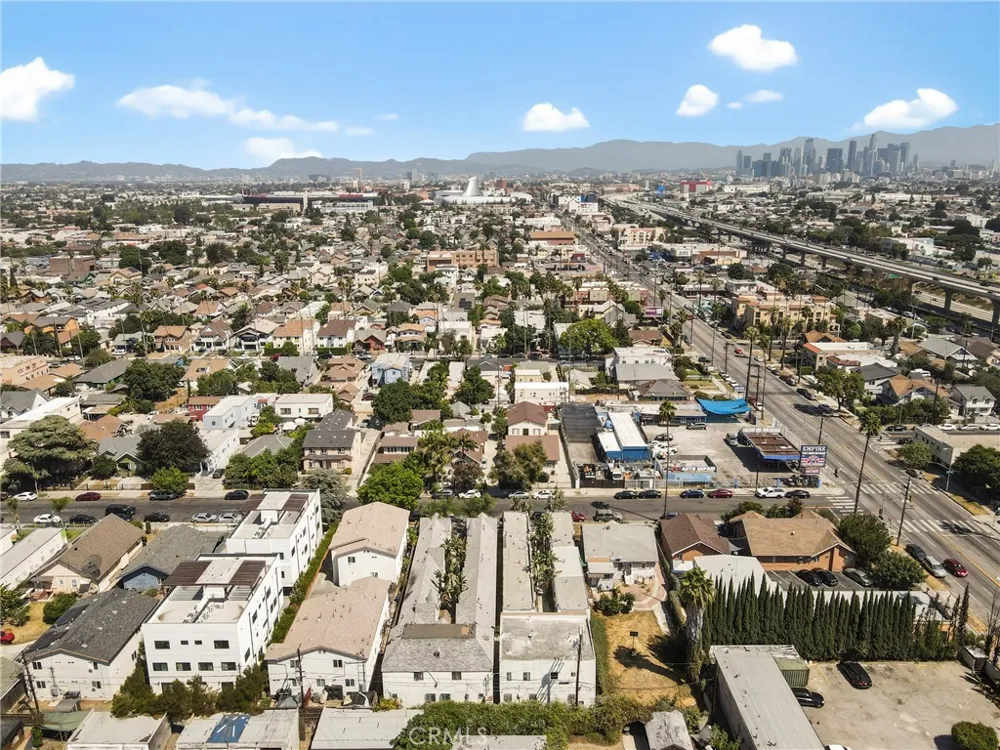 526 W 47th St Los Angeles, CA 90037