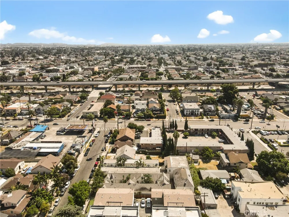 526 W 47th St Los Angeles, CA 90037