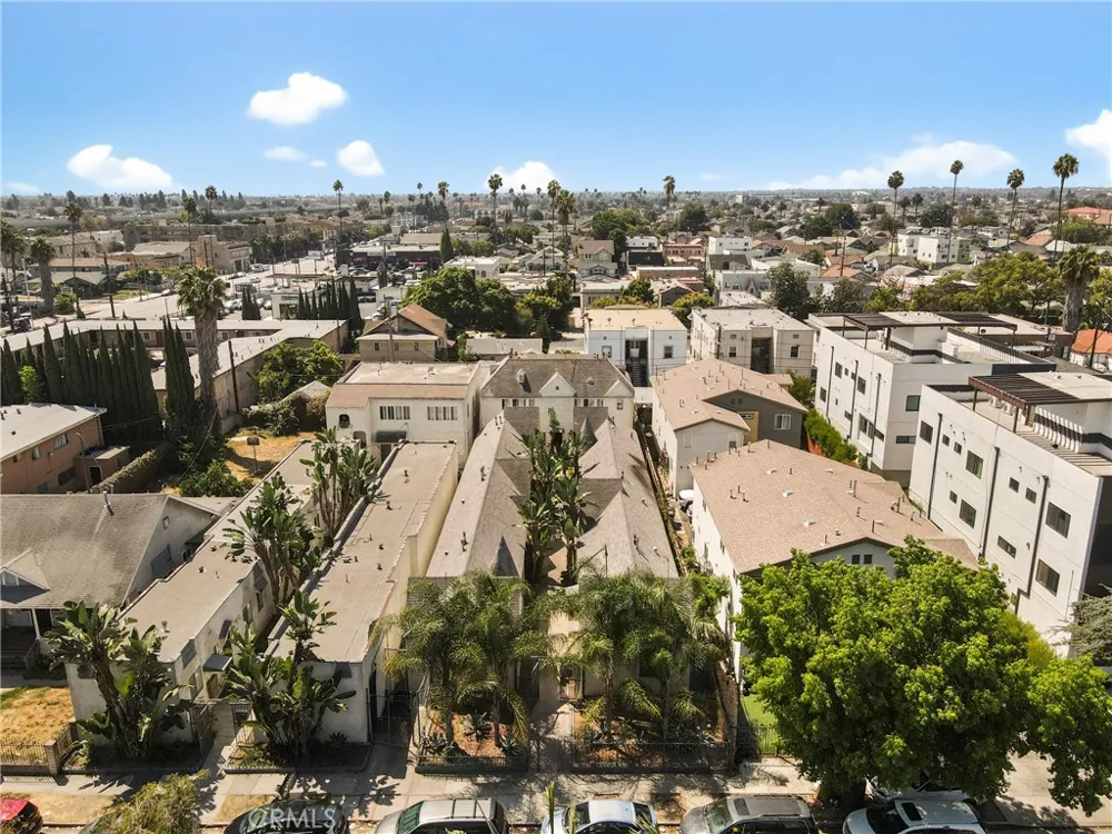 526 W 47th St Los Angeles, CA 90037