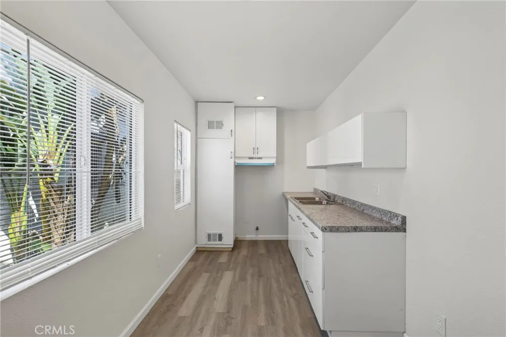 526 W 47th St Los Angeles, CA 90037
