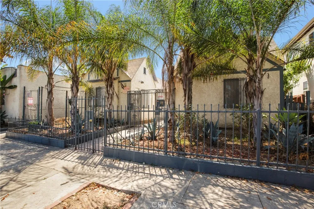 526 W 47th St Los Angeles, CA 90037