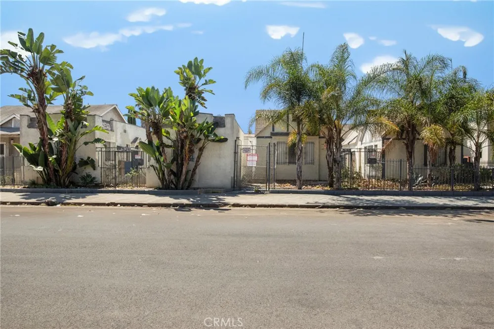 526 W 47th St Los Angeles, CA 90037