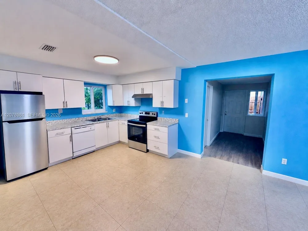 4940 SW 25th Ave Dania Beach, FL 33312