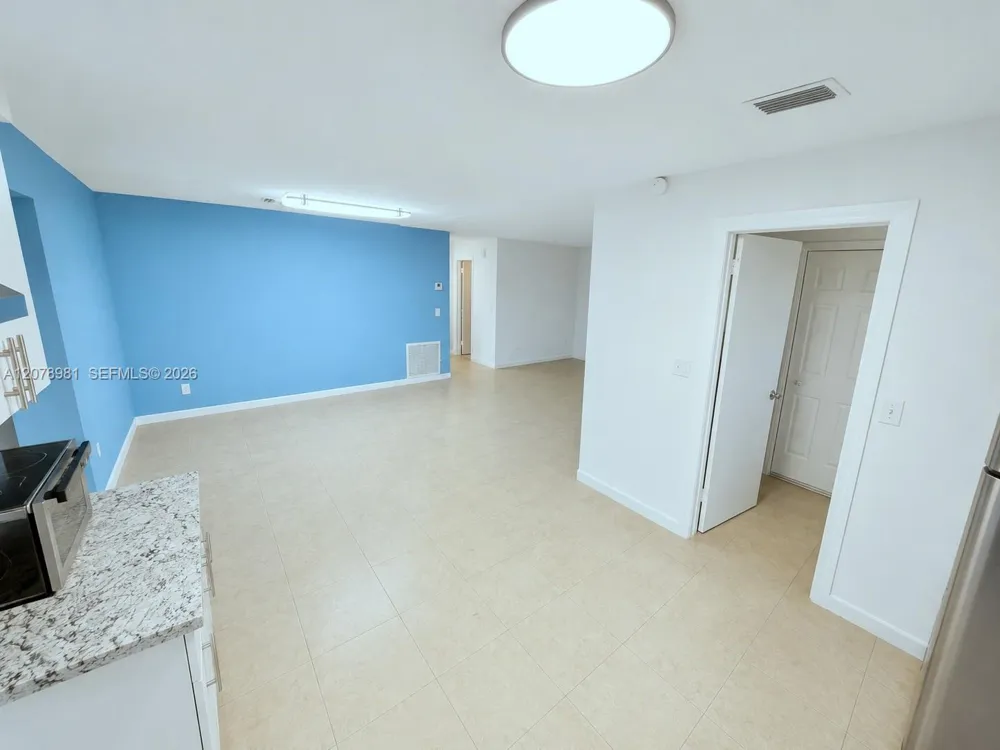 4940 SW 25th Ave Dania Beach, FL 33312