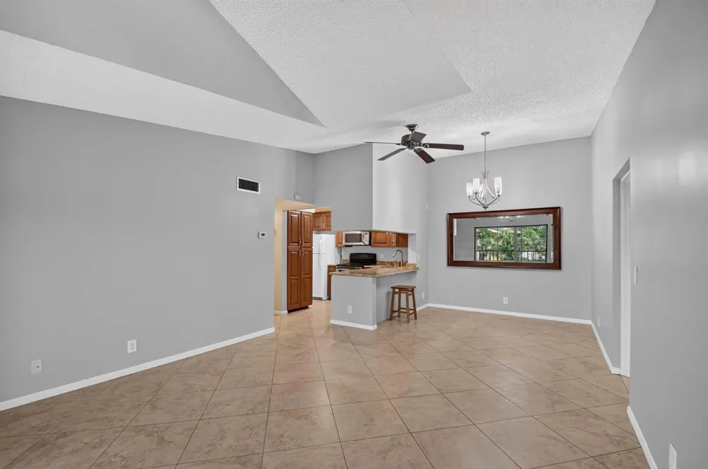 812 SKY PINE WAY #A3 