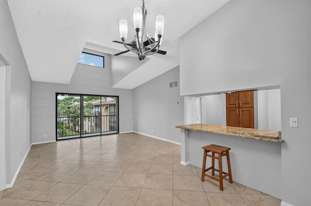 812 SKY PINE WAY #A3 