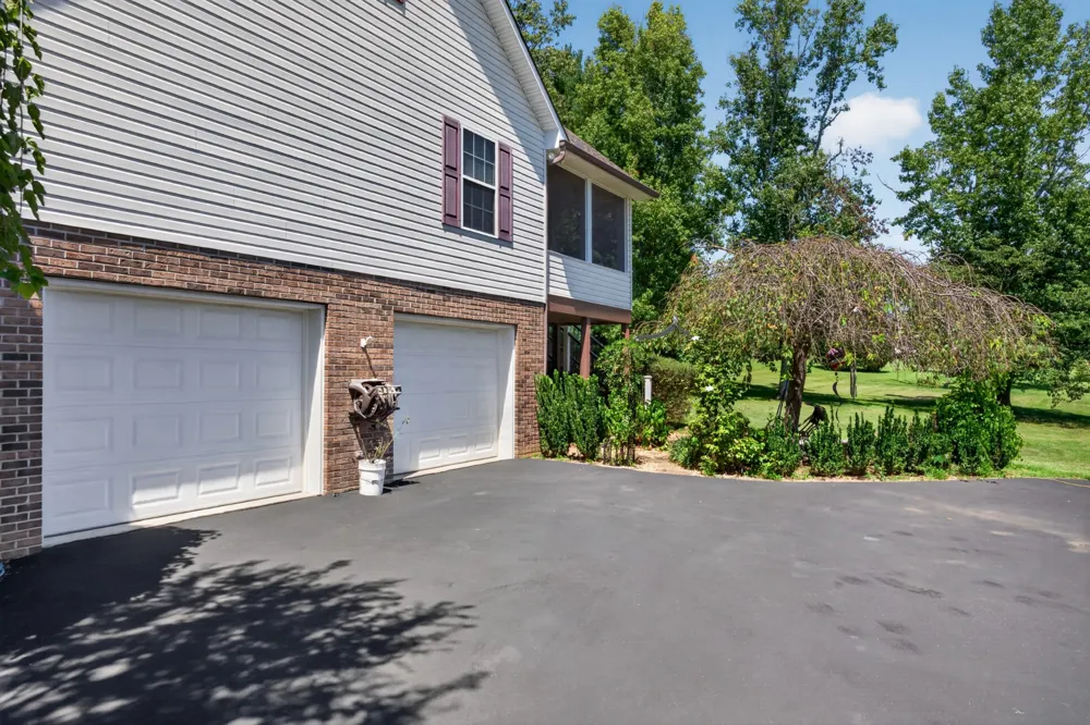 2593 Nova Cir Cookeville, TN 38501
