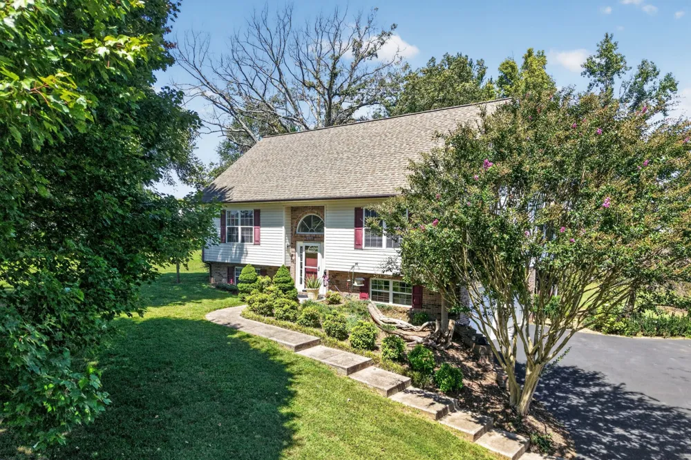 2593 Nova Cir Cookeville, TN 38501