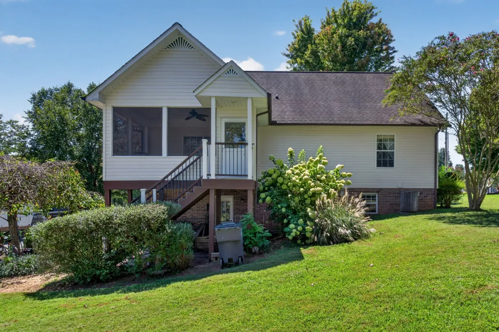 2593 Nova Cir Cookeville, TN 38501