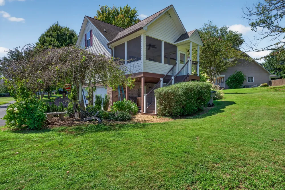2593 Nova Cir Cookeville, TN 38501